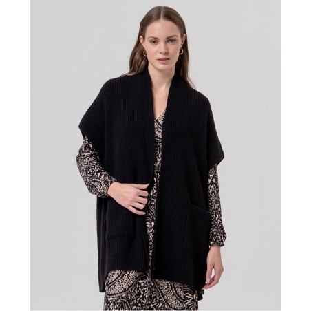 PONCHO negro Plá